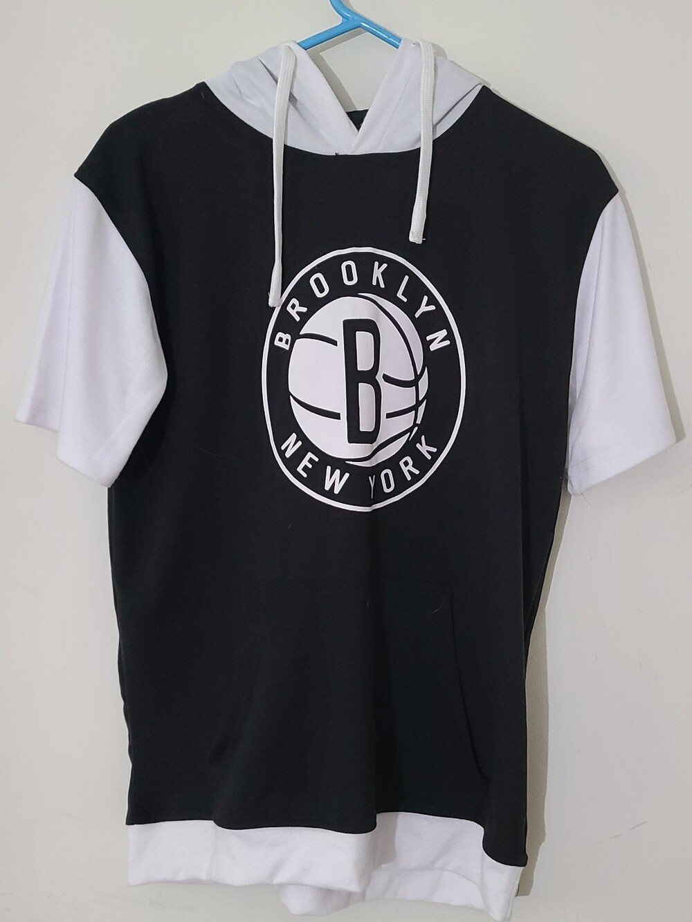 Brooklyn Nets Short Sleeve Hoodie Sweatshirt Small NBA